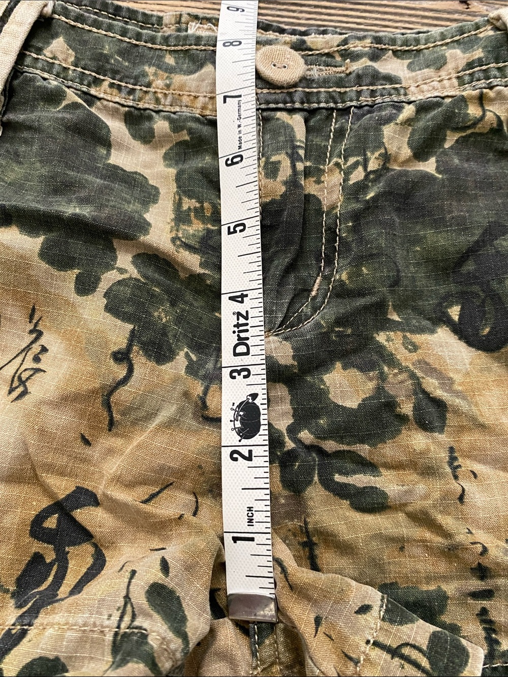 Vintage (Y2K) Da-Nang Surplus Style Camo Cargo Shorts. M. - Picture 7 of 10